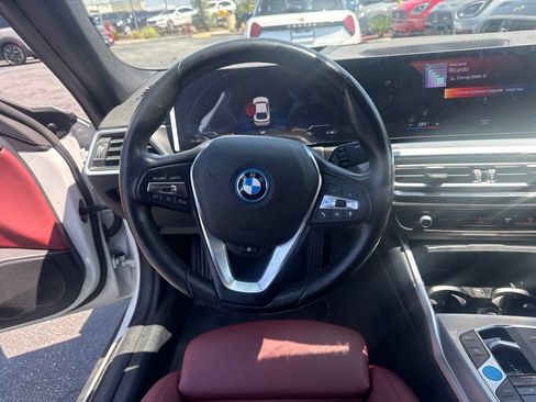 Used 2023 BMW i4 eDrive35 w/ Premium Package RWD image 17