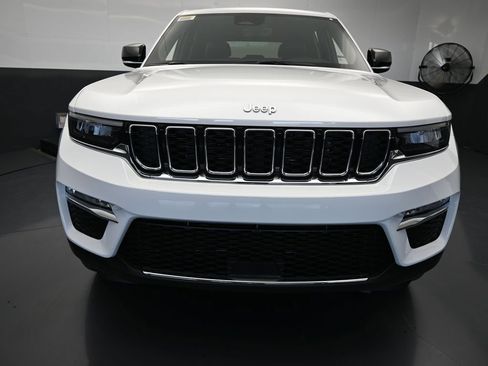 Used 2025 Jeep Grand Cherokee Limited image 40