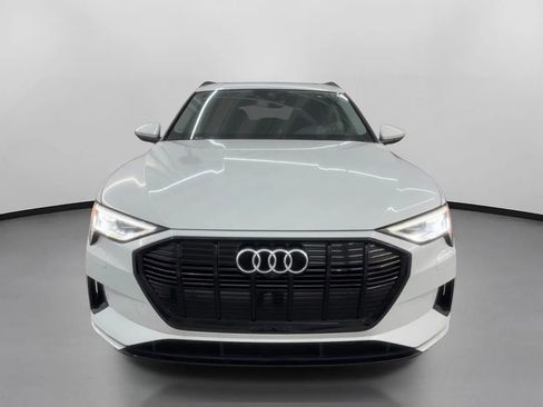 Used 2022 Audi e-tron Premium w/ Convenience Plus Package AWD/4WD image 2