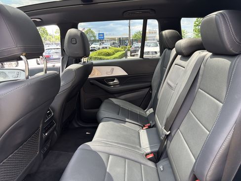 Used 2024 Mercedes-Benz GLS 450 4MATIC image 31