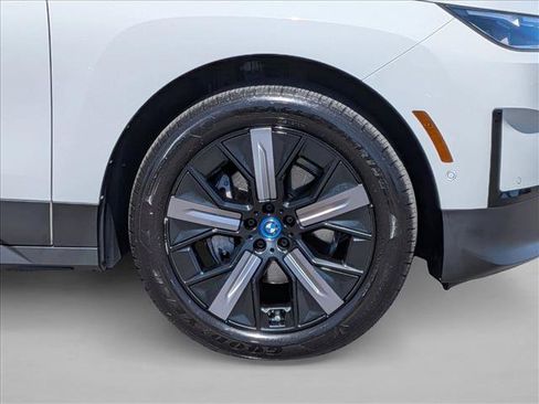 Used 2024 BMW iX xDrive50 w/ Convenience Package AWD/4WD image 25
