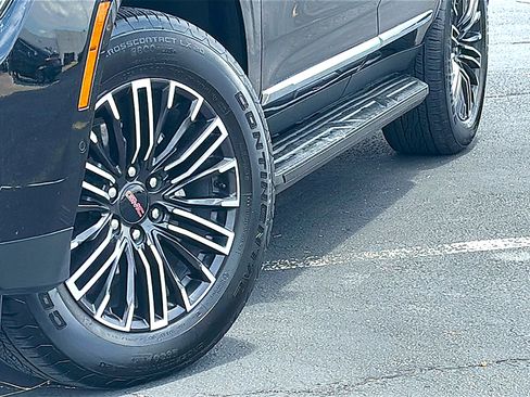 Used 2025 GMC Yukon Elevation AWD/4WD image 3