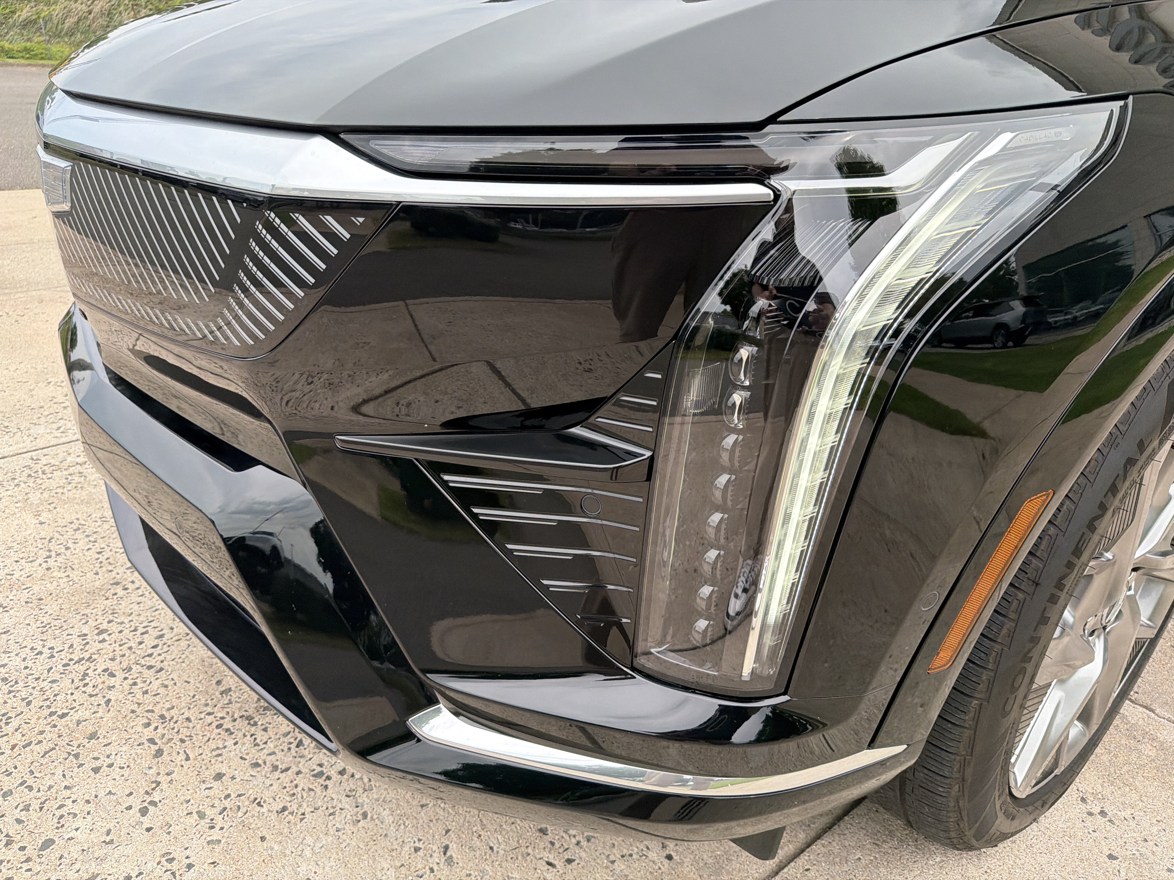 Used 2025 Cadillac Optiq Luxury 2 w/ LPO, Floor Liner Package AWD/4WD image 16