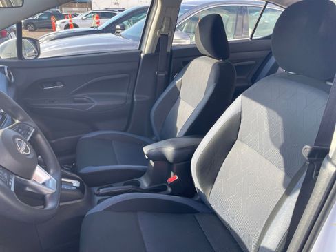 Used 2025 Nissan Versa SV image 35