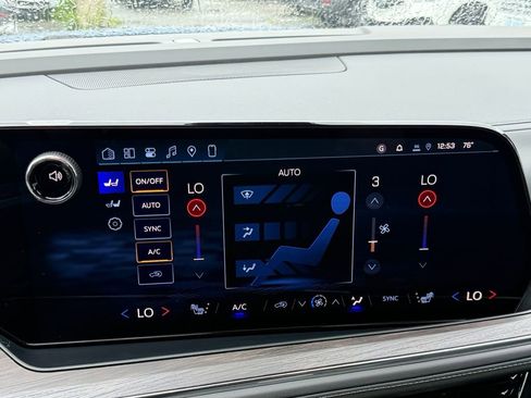 New 2026 Chevrolet Suburban LT w/ Comfort Package AWD/4WD image 17