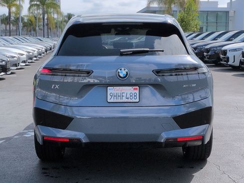 Used 2024 BMW iX xDrive50 w/ Sport Package AWD/4WD image 9