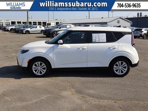Used 2024 Kia Soul LX FWD image 5
