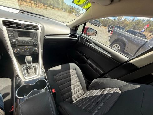 Used 2016 Ford Fusion SE image 7