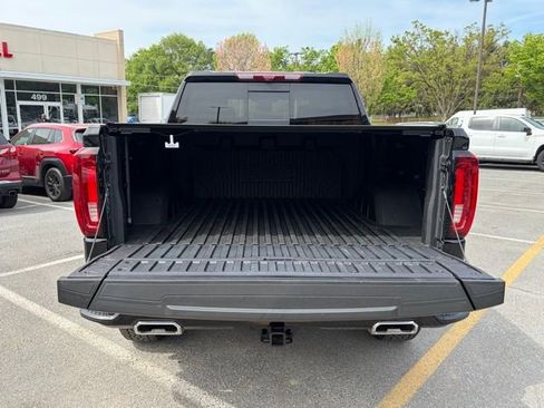 Used 2025 GMC Sierra 1500 AT4 w/ AT4 Premium Package AWD/4WD image 7