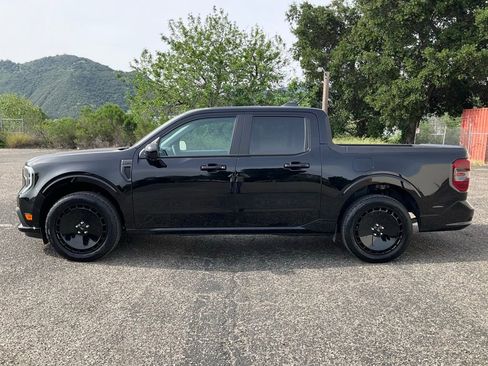 Used 2025 Ford Maverick Lobo AWD/4WD image 3
