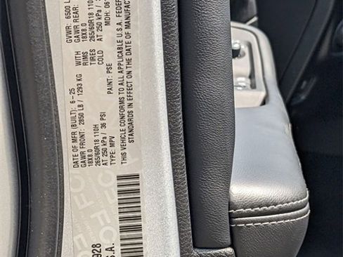 New 2025 Jeep Grand Cherokee L Altitude image 26