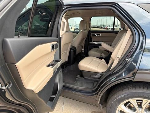 Used 2023 Ford Explorer XLT w/ Equipment Group 202A AWD/4WD image 29
