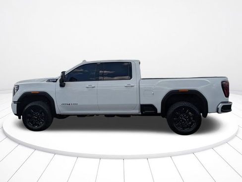 Used 2025 GMC Sierra 2500 AT4 image 6