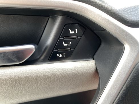 Used 2023 Toyota RAV4 Limited FWD image 20