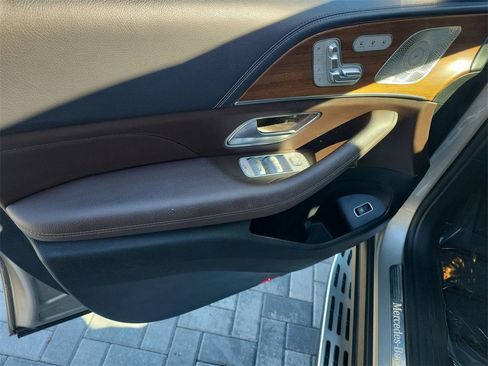 Used 2022 Mercedes-Benz GLS 450 4MATIC image 23