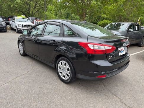 Used 2012 Ford Focus SE FWD image 3