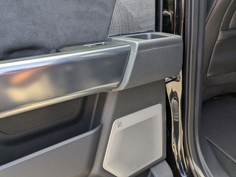 Used 2025 Ford F350 Platinum w/ FX4 Off-Road Package image 28