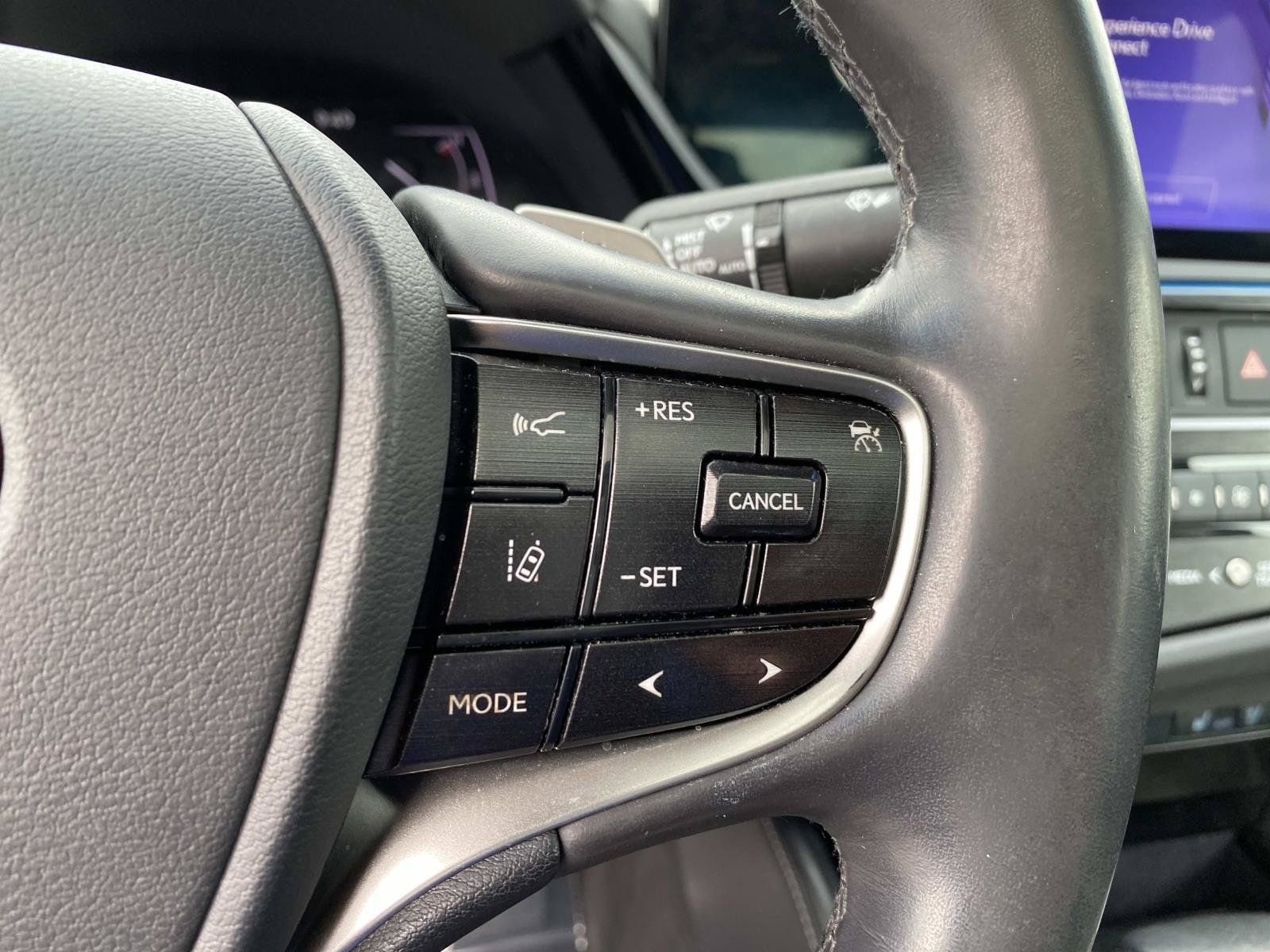 Used 2023 Lexus ES 350 w/ Premium Package FWD image 17
