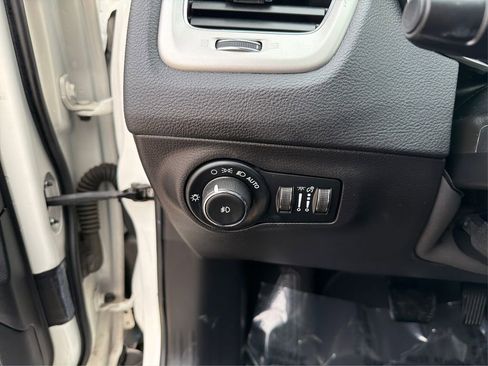 Used 2020 Jeep Compass Latitude w/ Popular Equipment Group image 18