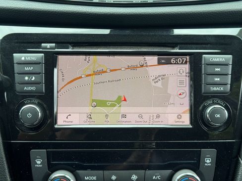 Used 2019 Nissan Rogue SL w/ Premium Package FWD image 24