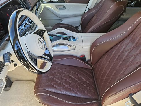 Certified 2024 Mercedes-Benz Maybach GLS 600 4MATIC image 13