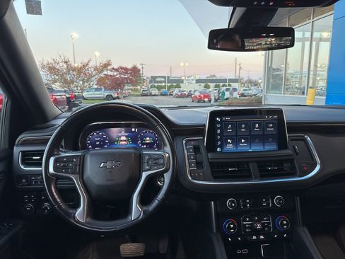 Used 2022 Chevrolet Suburban Z71 image 2