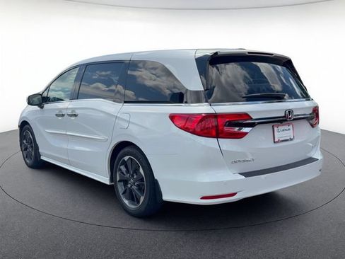 Used 2023 Honda Odyssey Elite image 3
