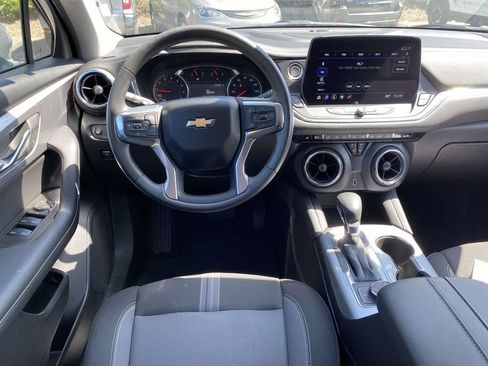 Used 2025 Chevrolet Blazer LT AWD/4WD image 4