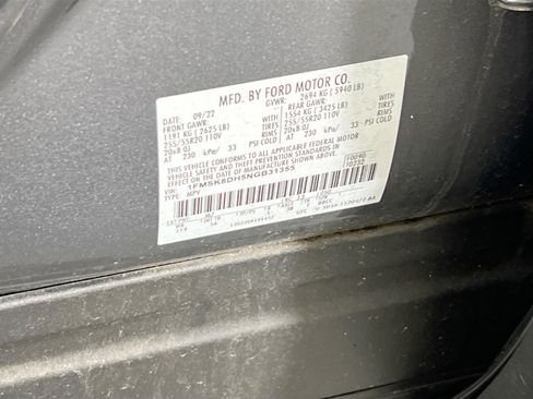Used 2022 Ford Explorer XLT w/ Equipment Group 202A AWD/4WD image 32