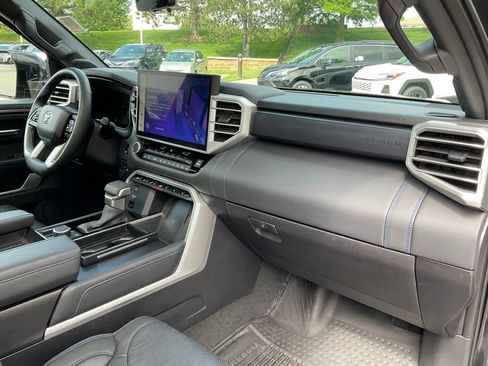 Used 2025 Toyota Tundra Platinum AWD/4WD image 18
