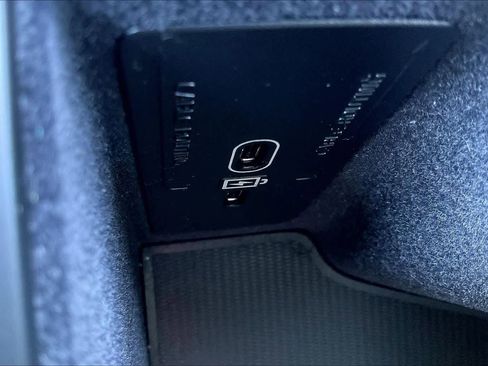 Used 2024 Volvo XC90 T8 Ultimate image 37