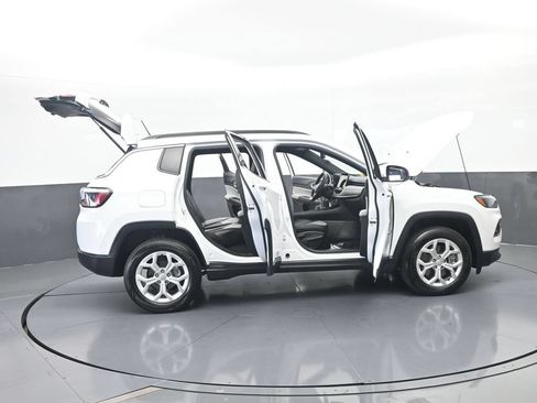 Used 2024 Jeep Compass Latitude AWD/4WD image 67