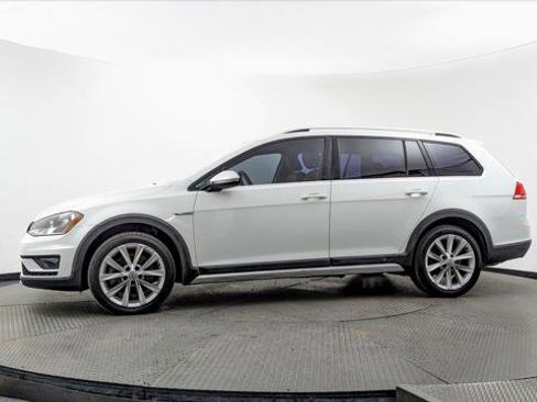 Used 2017 Volkswagen Golf Alltrack SEL image 3