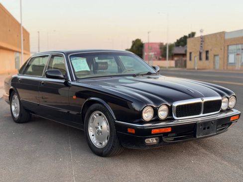 Used 1997 Jaguar XJ6 L image 3