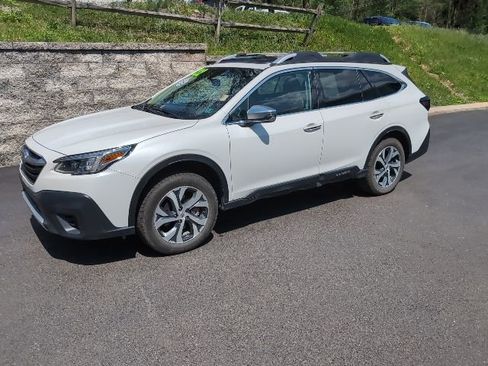 Used 2022 Subaru Outback Touring AWD/4WD image 5