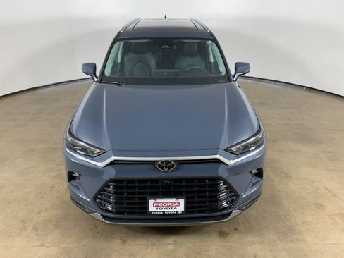 Used 2025 Toyota Grand Highlander Limited image 4