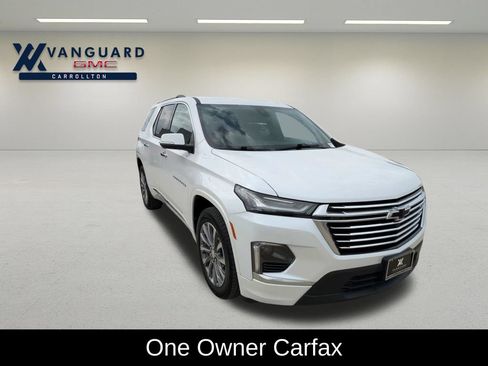Used 2023 Chevrolet Traverse Premier FWD image 2