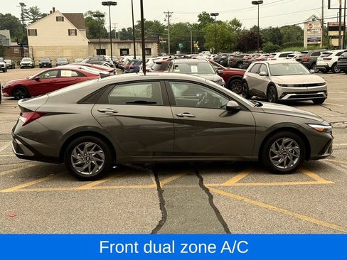 Used 2026 Hyundai Elantra Hybrid FWD image 7