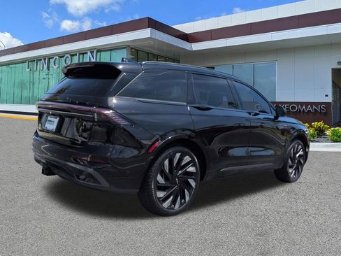 Certified 2024 Lincoln Nautilus Reserve w/ Equipment Group 202A AWD/4WD image 5