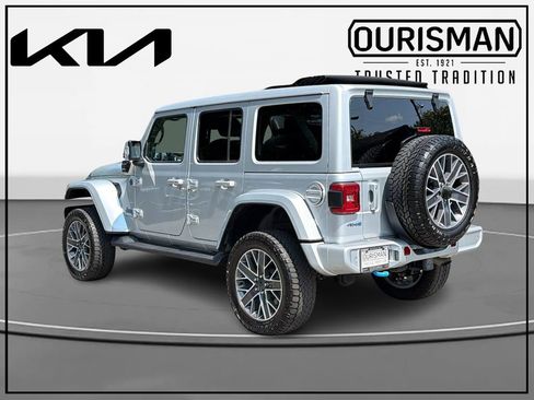 Used 2024 Jeep Wrangler High Altitude AWD/4WD image 3
