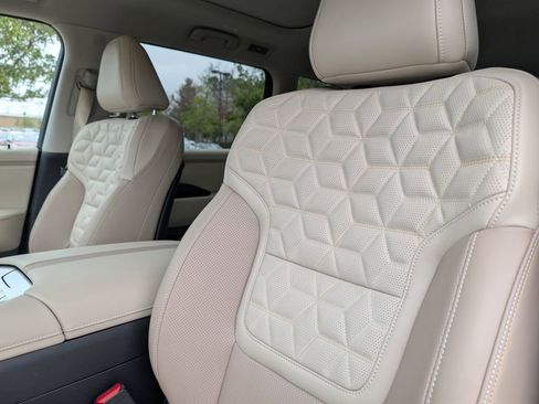 New 2026 Nissan Armada Platinum image 16