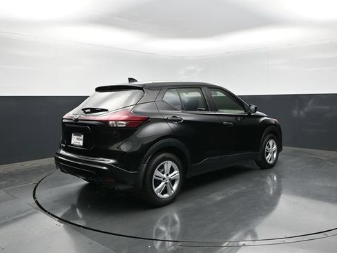 Used 2025 Nissan Kicks Play S FWD image 8