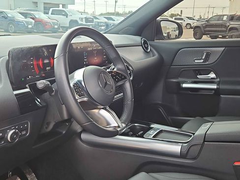 Used 2025 Mercedes-Benz GLA 250 image 10