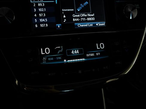 Used 2015 Toyota Avalon Limited FWD image 21