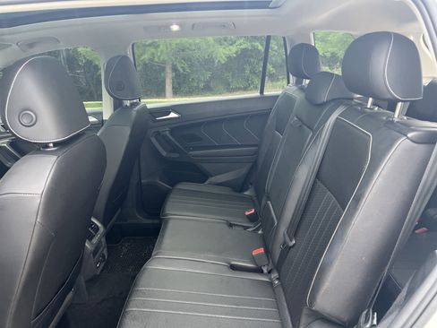 Certified 2023 Volkswagen Tiguan SE w/ Panoramic Sunroof Package FWD image 27