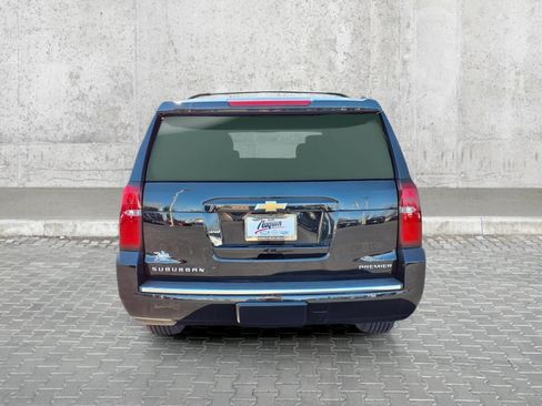 Used 2020 Chevrolet Suburban Premier w/ Premier Plus Edition image 13