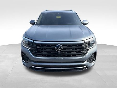 Used 2024 Volkswagen Atlas SEL Premium R-Line image 3