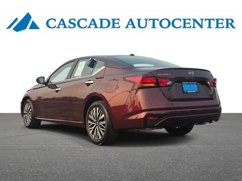 Used 2024 Nissan Altima 2.5 SV AWD/4WD image 5