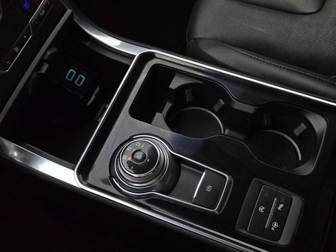 Used 2020 Ford Edge Titanium w/ Equipment Group 301A image 22