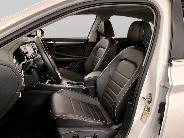 Used 2023 Volkswagen Jetta SE w/ Panoramic Sunroof Package FWD image 24
